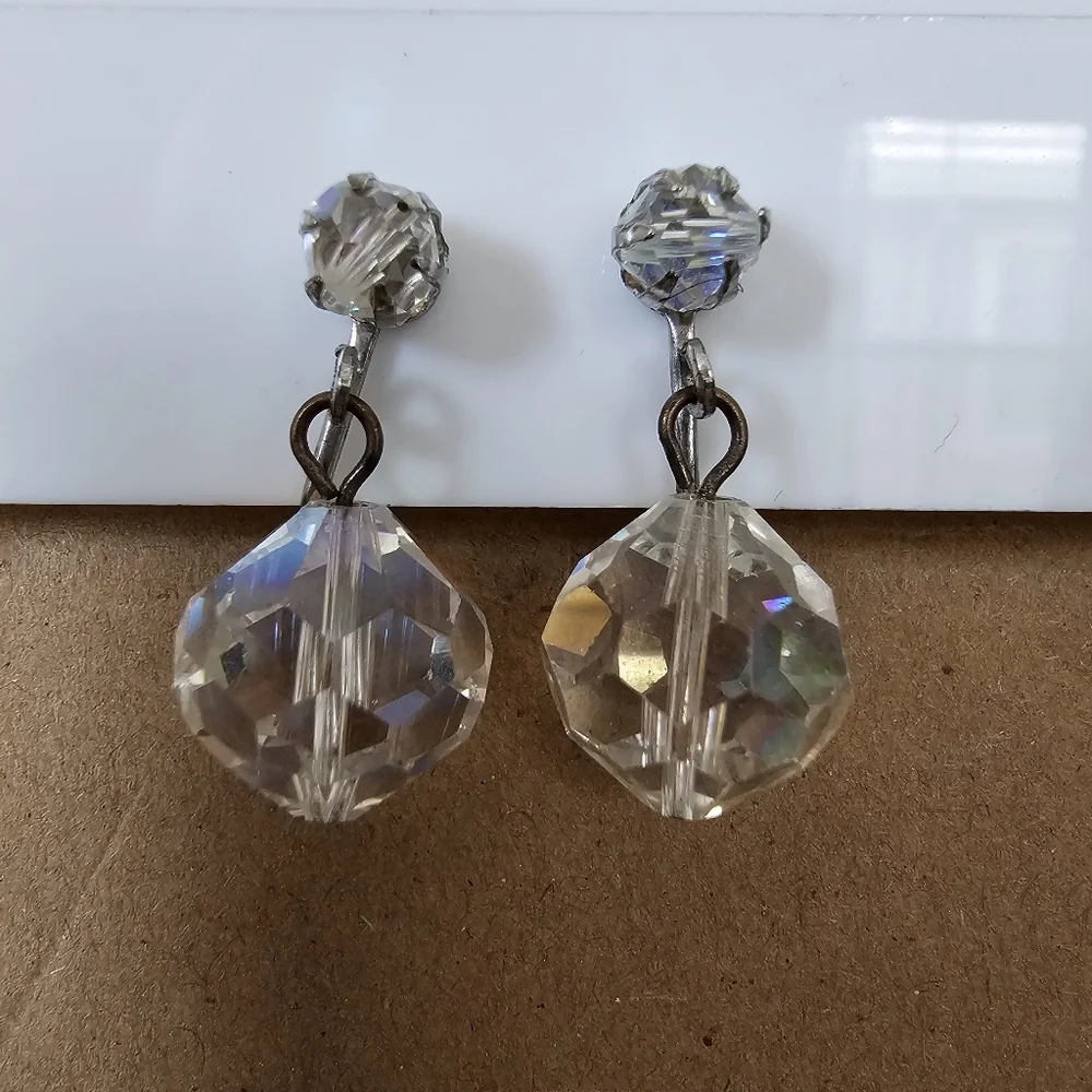 Vintage 1950s Aurora Borealis Crystal Drop Clip-On Earrings Iridescent AB Glass